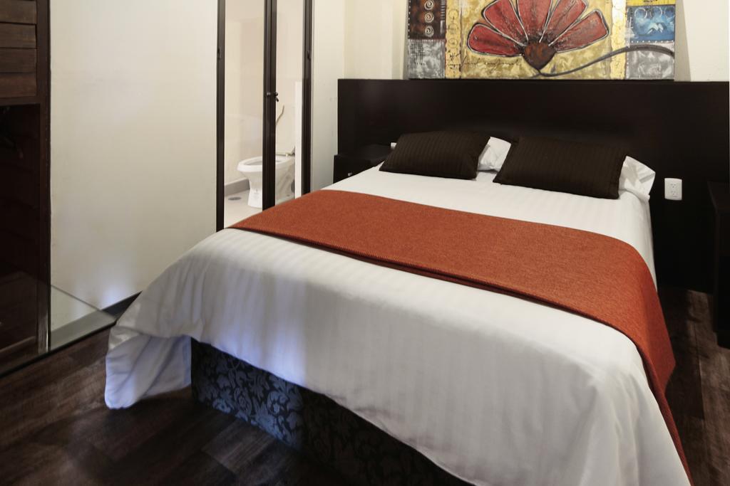 Aztic Hotel And Executive Suites Мексико Сити Стая снимка